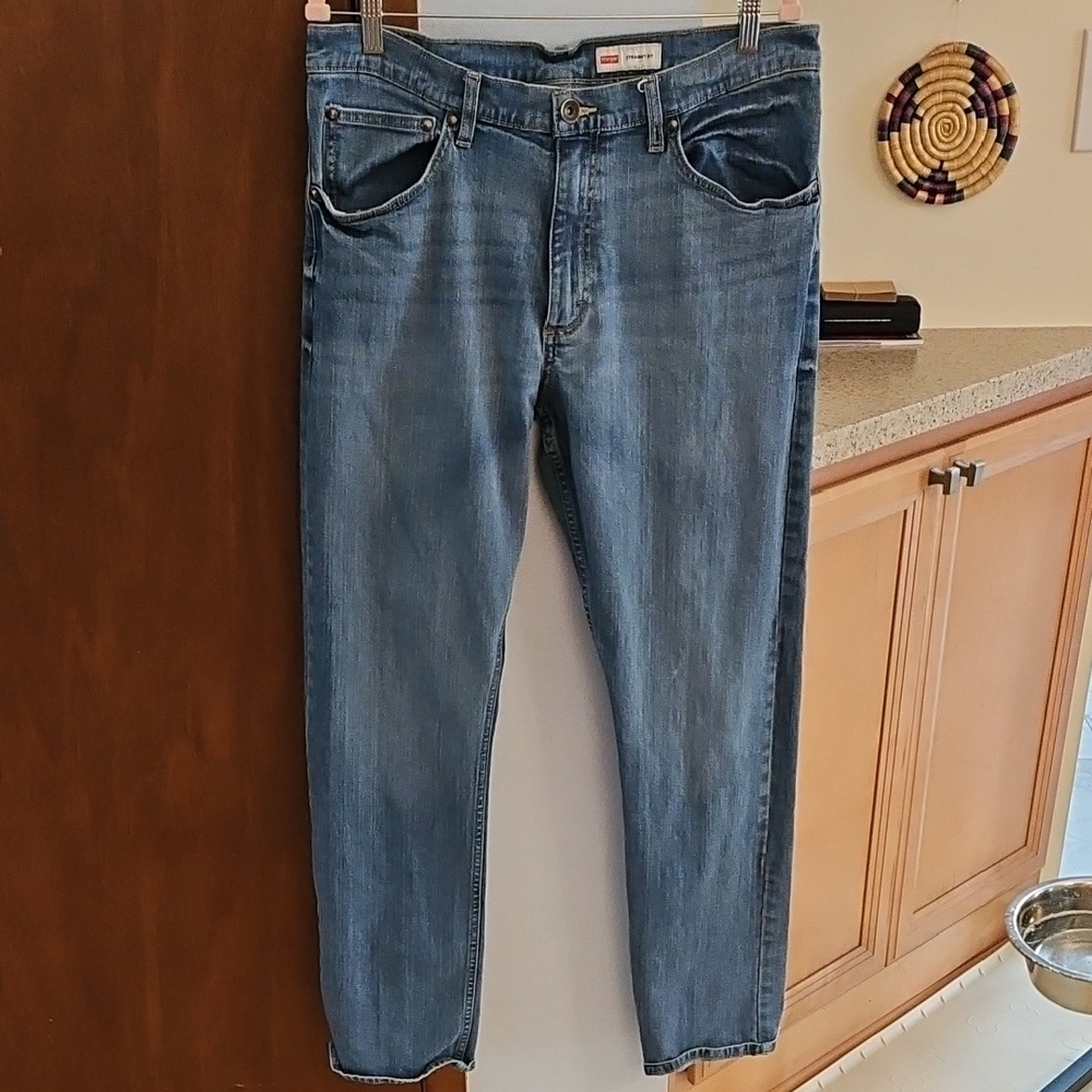 Wrangler Straight Fit Jeans